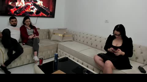 Snapshot of fuckable_one chatting on 12.19.24 Angelique online show from 12.19.24