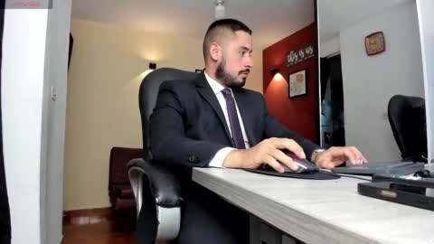 Snapshot of fuckerwate chatting on 05.04.26 SERGIO THE SEX LAWYER online show from 05.04.26