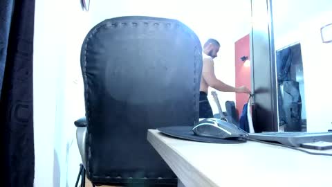 Snapshot of fuckerwate chatting on 05.05.26 SERGIO THE SEX LAWYER online show from 05.05.26