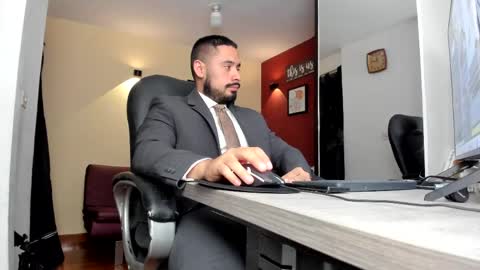 Snapshot of fuckerwate chatting on 05.06.26 SERGIO THE SEX LAWYER online show from 05.06.26