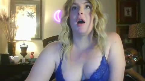 Snapshot of fucking_fantasy chatting on 02.21.25 PorcelainDoll22 online show from 02.21.25