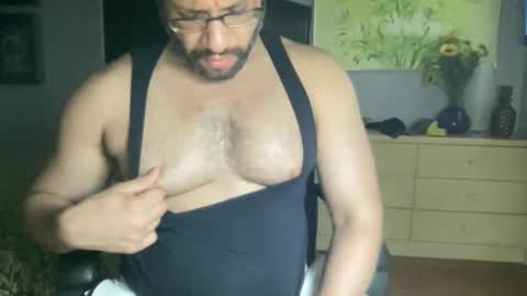 Snapshot of fuckyeahcoach chatting on 04.07.26 Muscle Bear Jock in Training online show from 04.07.26