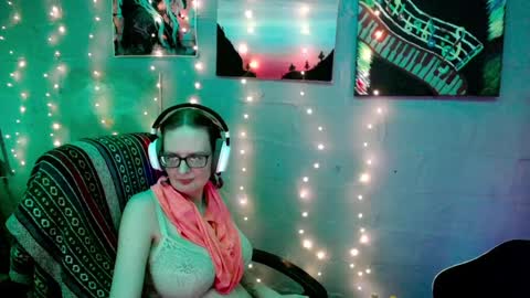 Snapshot of funafterdark13 chatting on 01.12.25 Princess Nellie Captain Simon online show from 01.12.25