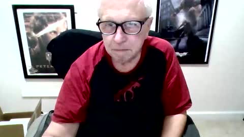 Snapshot of funclemike chatting on 01.14.26 funclemike online show from 01.14.26
