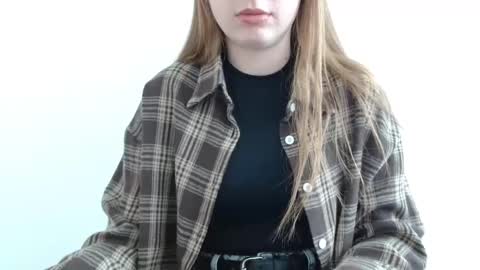 Snapshot of funemma000 chatting on 05.19.26 Emma online show from 05.19.26