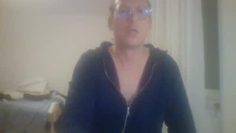 Snapshot of funneltunnel chatting on 04.19.26 funneltunnel online show from 04.19.26