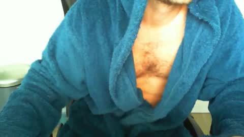 Snapshot of funnyeucouple chatting on 10.01.25 YWhiteNiceMan online show from 10.01.25