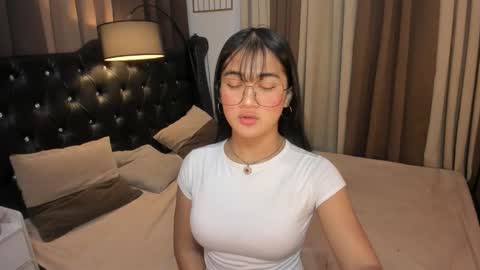 Snapshot of fushiaashley chatting on 02.12.25 ASHLEY online show from 02.12.25