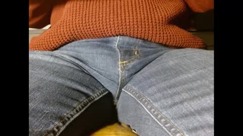 Snapshot of fuzzyblues chatting on 12.26.24 Fuzzy Blues online show from 12.26.24