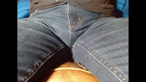 Snapshot of fuzzyblues chatting on 01.01.25 Fuzzy Blues online show from 01.01.25