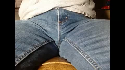 Snapshot of fuzzyblues chatting on 01.28.25 Fuzzy Blues online show from 01.28.25