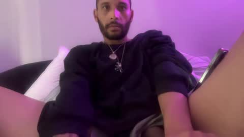 Snapshot of fvvkboyy chatting on 12.12.24 fvvkboyy online show from 12.12.24