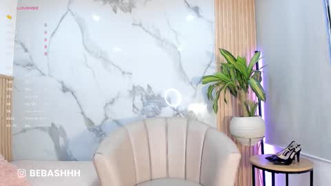   Independent model online show from 03.12.26