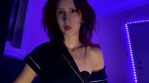 Snapshot of g0ddessluna1800 chatting on 01.31.25 Goddess Luna online show from 01.31.25