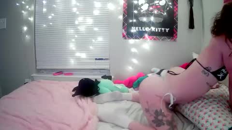 Snapshot of g0recreep chatting on 09.24.25 g0recreep online show from 09.24.25