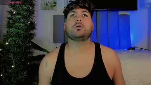 Snapshot of gabbo__ chatting on 12.19.24 GABO online show from 12.19.24