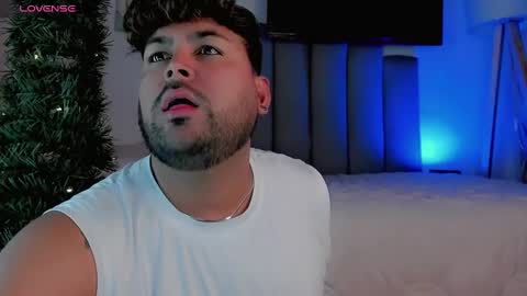 Snapshot of gabbo__ chatting on 12.21.24 GABO online show from 12.21.24