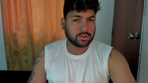 Snapshot of gabbo__ chatting on 02.23.25 GABO online show from 02.23.25