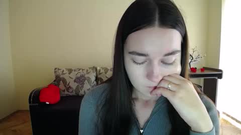 Jaklin online show from 10.14.25