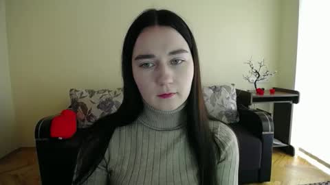 Jaklin online show from 11.04.25