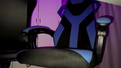 Gabeitches16 online show from 01.14.25