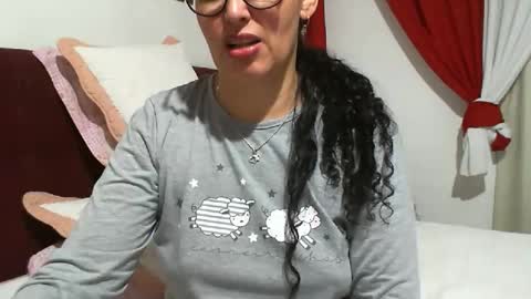 Snapshot of gabibrasil chatting on 05.15.26 gaby layla online show from 05.15.26