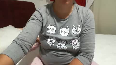 Snapshot of gabibrasil chatting on 05.17.26 gaby layla online show from 05.17.26