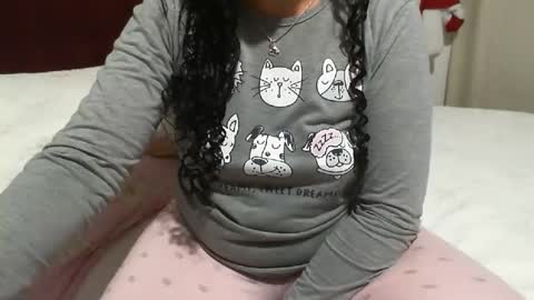 Snapshot of gabibrasil chatting on 05.18.26 gaby layla online show from 05.18.26