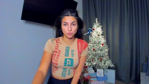 Snapshot of gabri_baby chatting on 01.01.25 The next stream in car 1 december 10pm time in France online show from 01.01.25