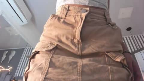 Snapshot of gabriela__gomez chatting on 02.21.25 Carolina online show from 02.21.25