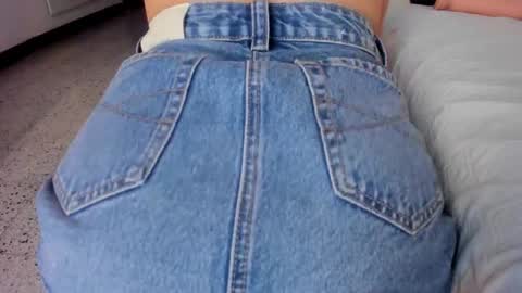 Snapshot of gabriela__gomez chatting on 10.27.25 Carolina online show from 10.27.25