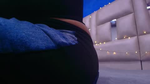 Snapshot of gabriela_leone chatting on 12.29.24 gabriela online show from 12.29.24