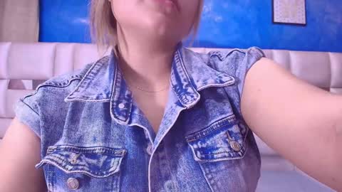 Snapshot of gabriela_leone chatting on 02.01.25 gabriela online show from 02.01.25