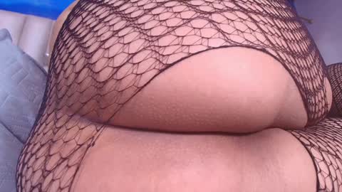 Snapshot of gabriela_leone chatting on 02.04.25 gabriela online show from 02.04.25