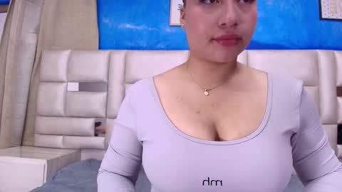 Snapshot of gabriela_leone chatting on 02.14.25 gabriela online show from 02.14.25