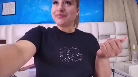 Snapshot of gabriela_leone chatting on 02.24.25 gabriela online show from 02.24.25
