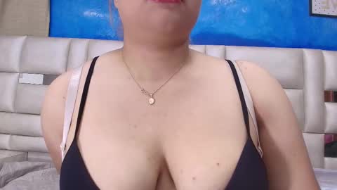 Snapshot of gabriela_leone chatting on 03.04.25 gabriela online show from 03.04.25