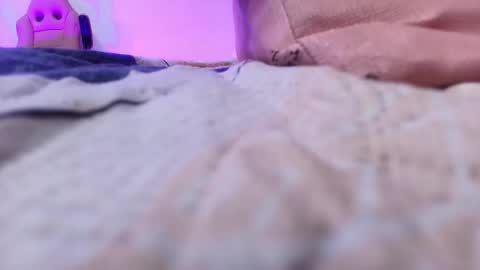 Snapshot of gabriela_leone chatting on 09.25.25 gabriela online show from 09.25.25