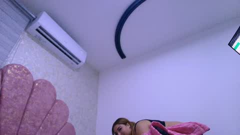 Snapshot of gabriela_leone chatting on 05.27.26 gabriela online show from 05.27.26