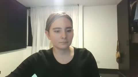 Snapshot of gabriela_miller_2 chatting on 06.16.26 Gabriela Miller online show from 06.16.26