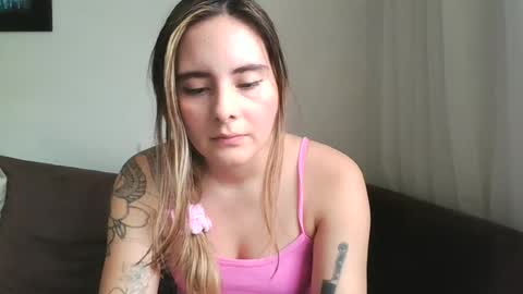 Snapshot of gabriela_miller_2 chatting on 06.19.26 Gabriela Miller online show from 06.19.26