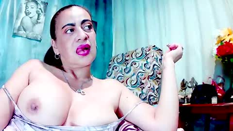Snapshot of gabriela_sexy chatting on 01.15.25 Gabriella Lopez online show from 01.15.25