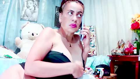 Snapshot of gabriela_sexy chatting on 02.06.25 Gabriella Lopez online show from 02.06.25