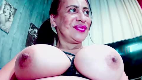Snapshot of gabriela_sexy chatting on 03.04.25 Gabriella Lopez online show from 03.04.25