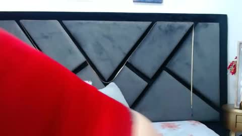 Snapshot of gabrieladurann chatting on 02.07.25 GABRIELA online show from 02.07.25