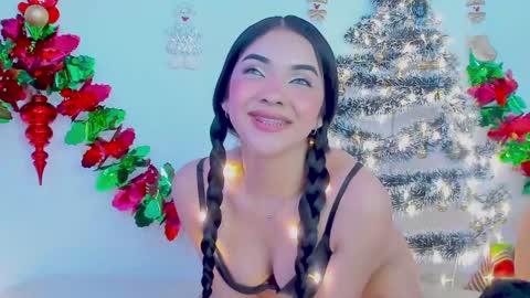 Snapshot of gabrielam_ms chatting on 12.12.24 Gabriela Evans MS online show from 12.12.24