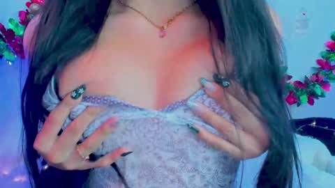 Snapshot of gabrielam_ms chatting on 12.28.24 Gabriela Evans MS online show from 12.28.24