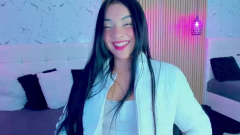 Snapshot of gabrielam_ms chatting on 02.10.25 Gabriela Evans MS online show from 02.10.25