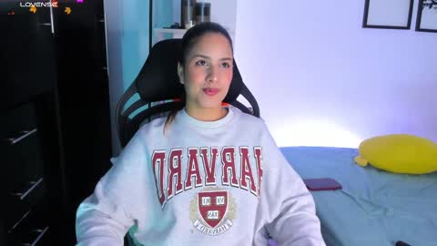 Snapshot of gabriella__tom chatting on 10.08.25 Gabriella online show from 10.08.25