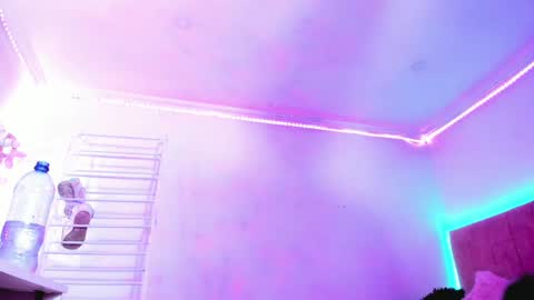   online show from 10.12.25